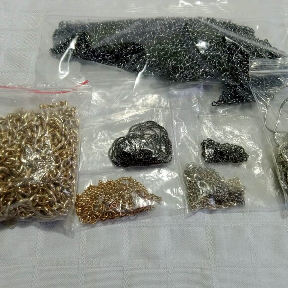 Many many many miscellaneous vintage and actual jewelry chains scraps and lenght - Picture 7 of 9